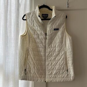 Patagonia Nanopuff Insulated White Puffer Vest in Size XL